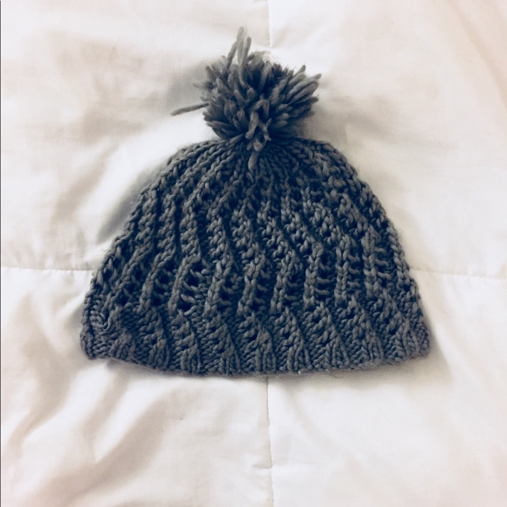 Loose Knit Pom Pom Hat